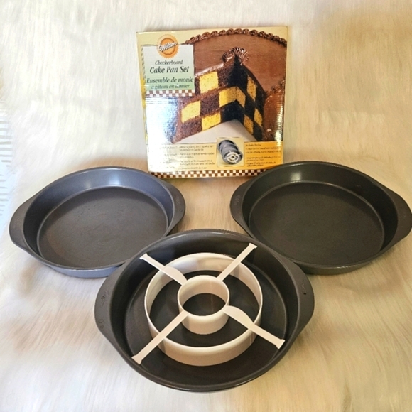 Wilton Checkerboard Cake Pan Set (NWOT) - Picture 3 of 4